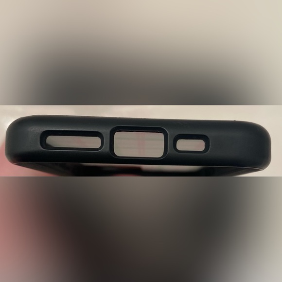 Wildflower Iphone 11 pro case - Picture 4 of 5